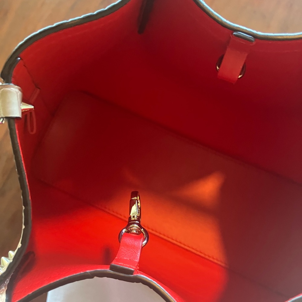 Christian Louboutin Beige Croc-Embossed mini tote LIKE NEW ! - Picture 4 of 11